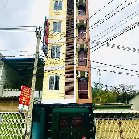 Huy Hoang Hotel Донґван Екстер'єр фото