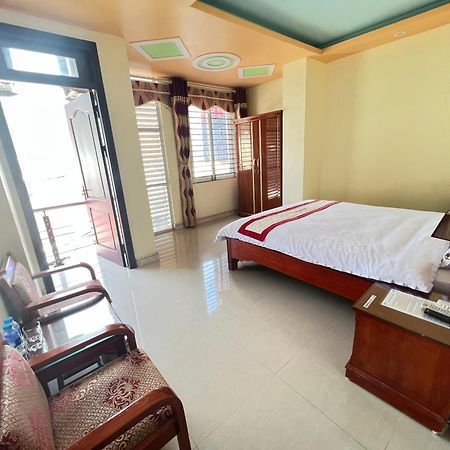 Huy Hoang Hotel Донґван Екстер'єр фото