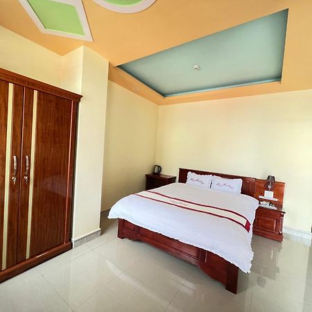 Huy Hoang Hotel Донґван Екстер'єр фото