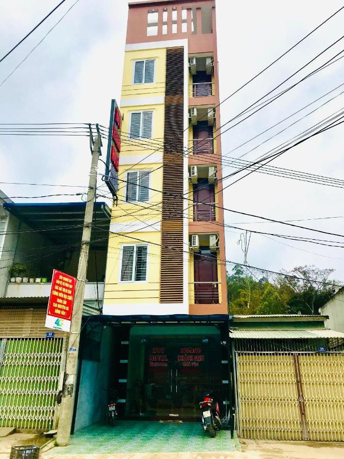 Huy Hoang Hotel Донґван Екстер'єр фото