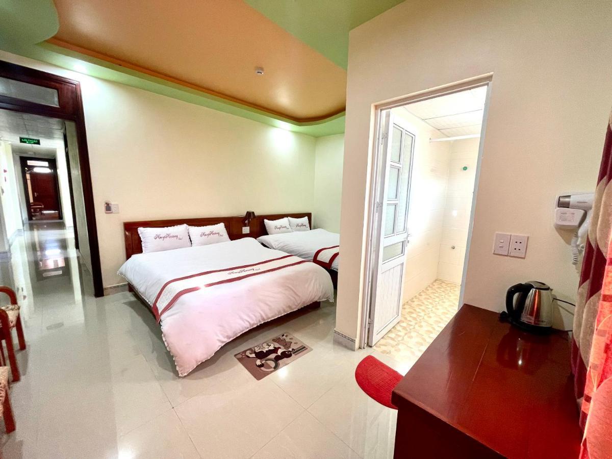 Huy Hoang Hotel Донґван Екстер'єр фото