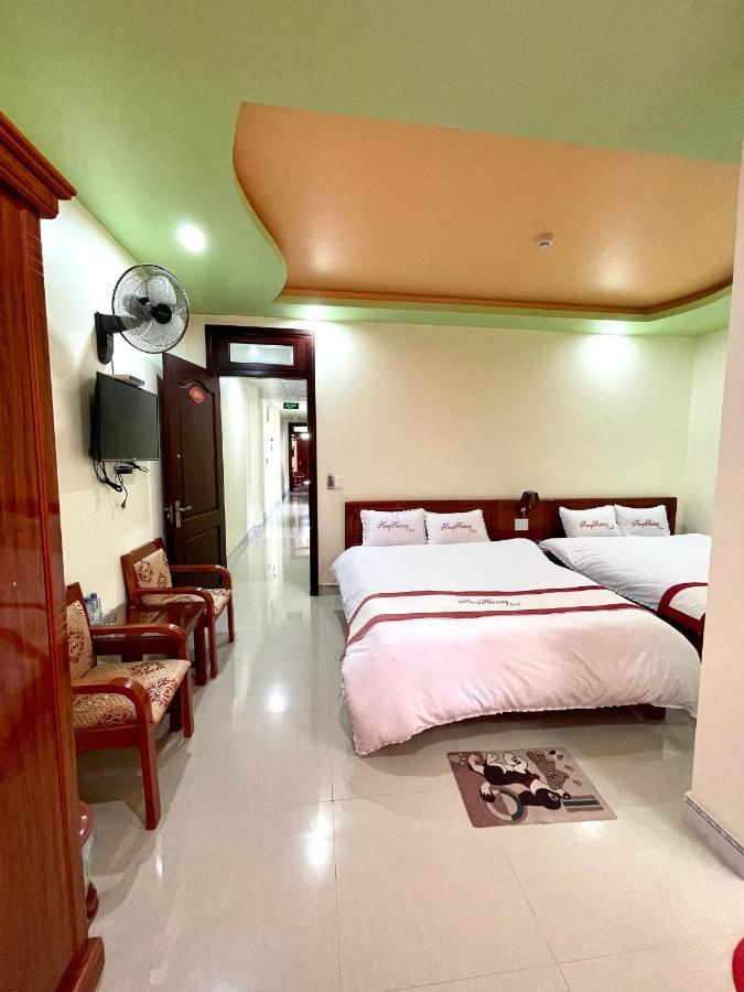 Huy Hoang Hotel Донґван Екстер'єр фото