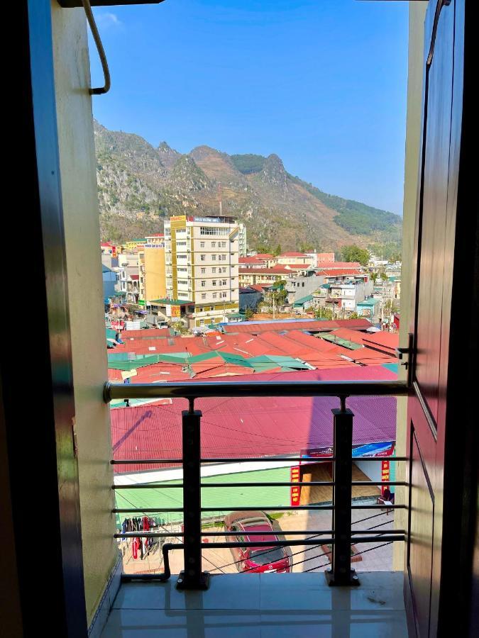 Huy Hoang Hotel Донґван Екстер'єр фото