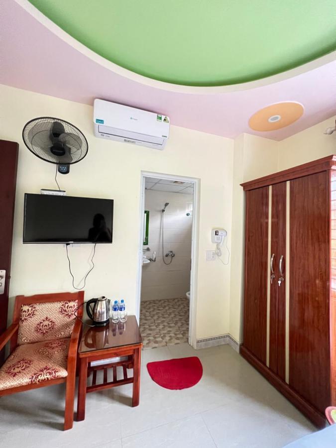 Huy Hoang Hotel Донґван Екстер'єр фото