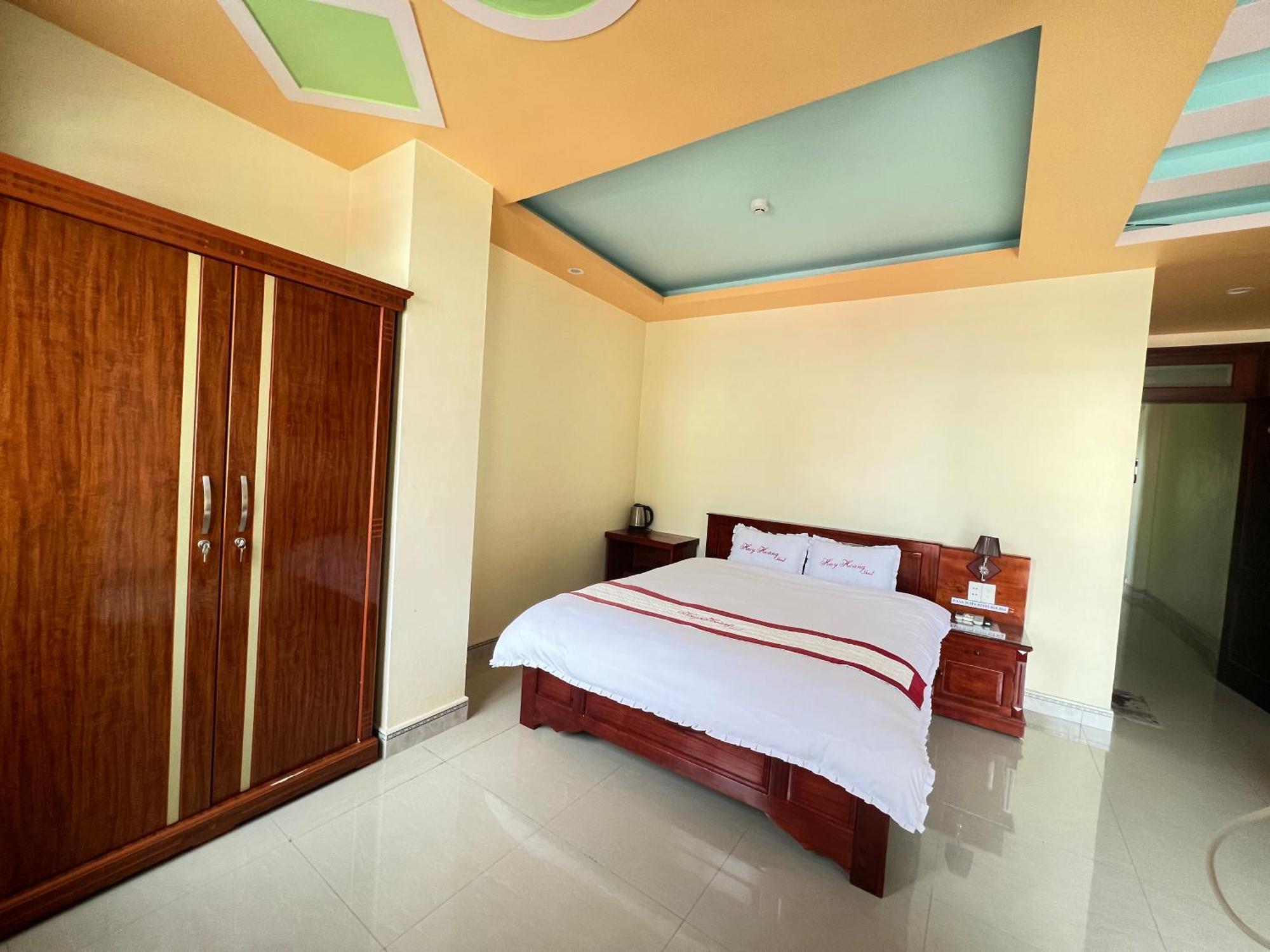 Huy Hoang Hotel Донґван Екстер'єр фото